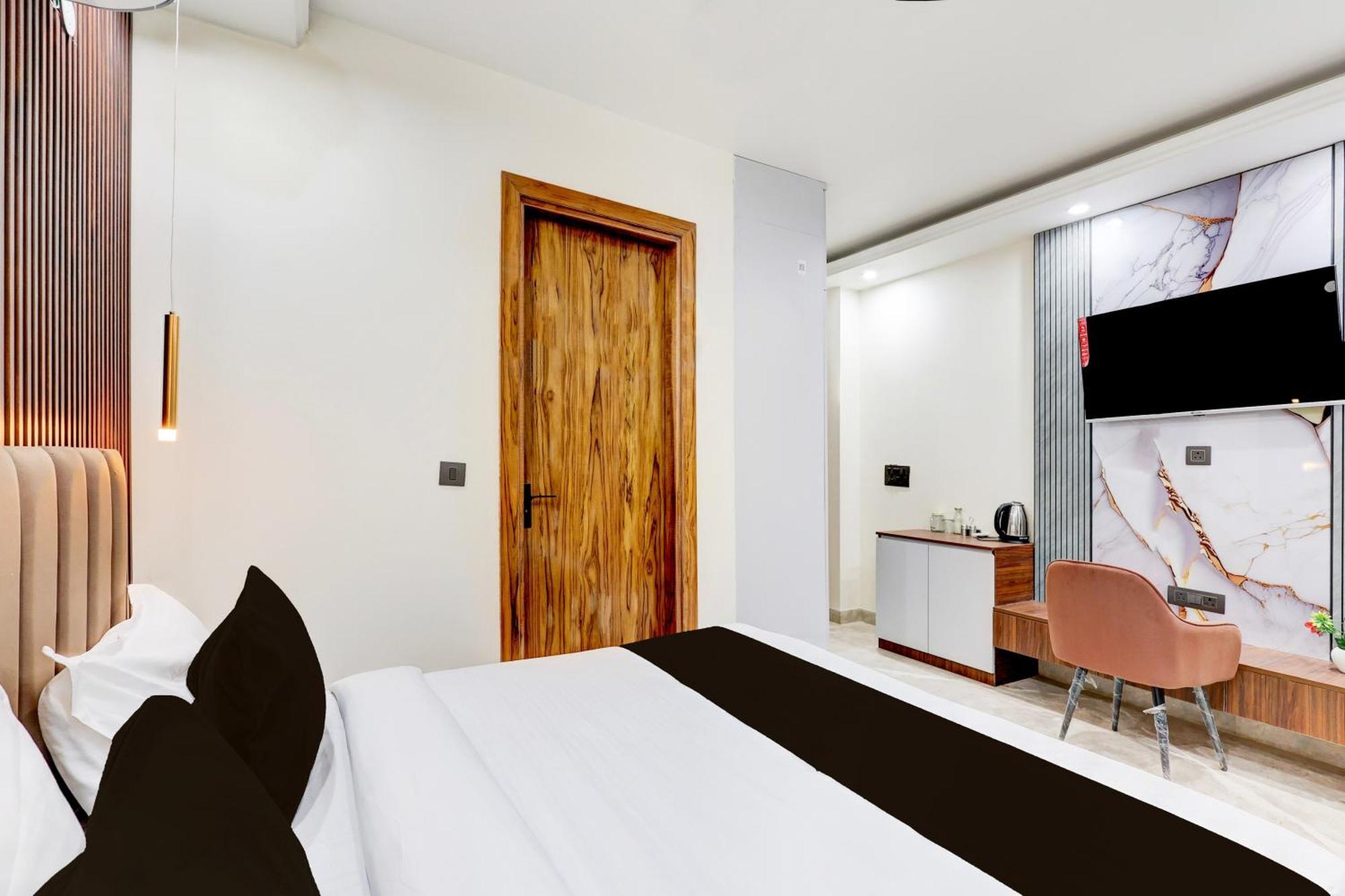 Super Hotel O Sector 43 Gurgaon Exterior foto